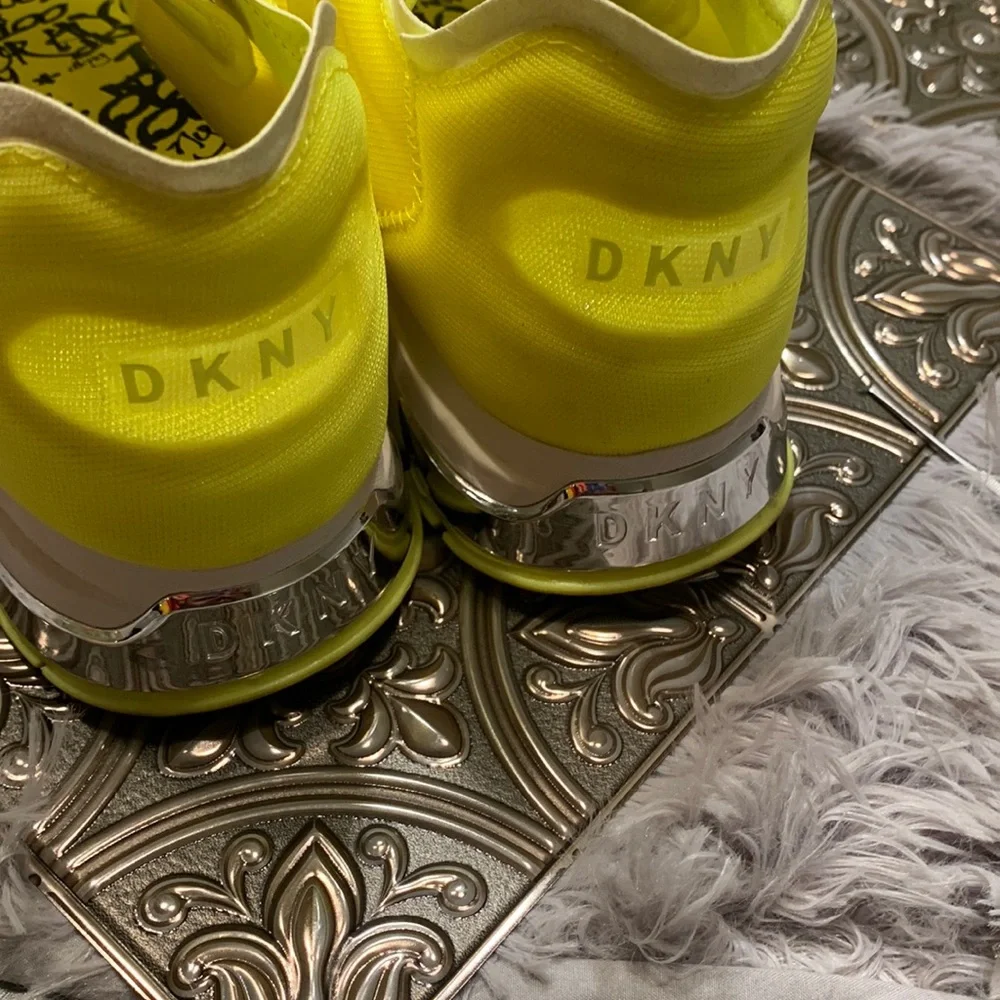 🌹DKNY • Fashion Sporty Mesh Vibrant Yellow Athletic Sneakers •